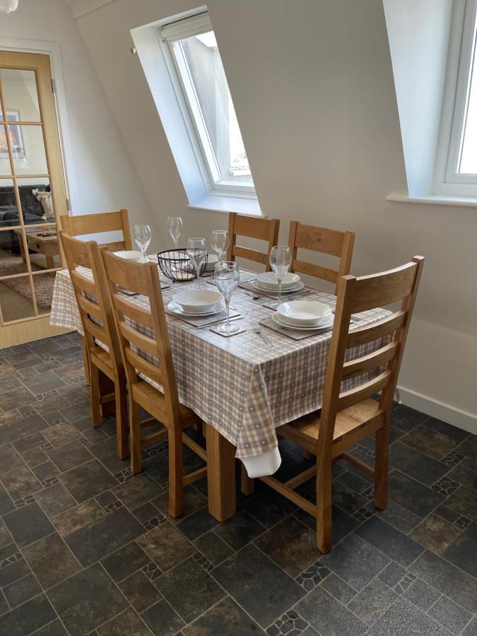 Lovely, Sleeps 6, Riverside Views, Parking, Gy Great Yarmouth